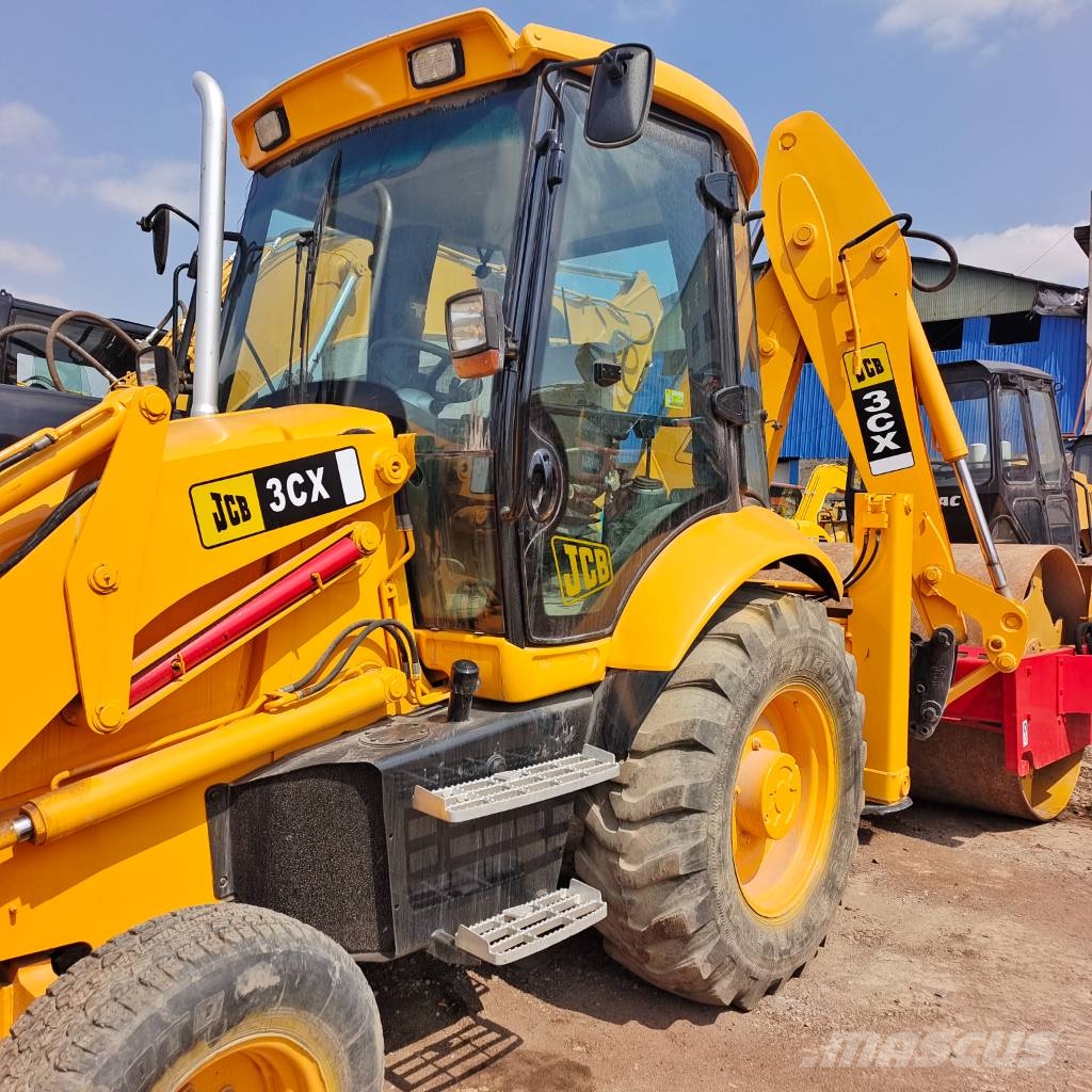 JCB 3cx with Powerful Engine in Stock Retrocargadoras