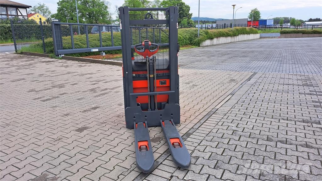 Linde L14- BR1173 Stand-in stackers