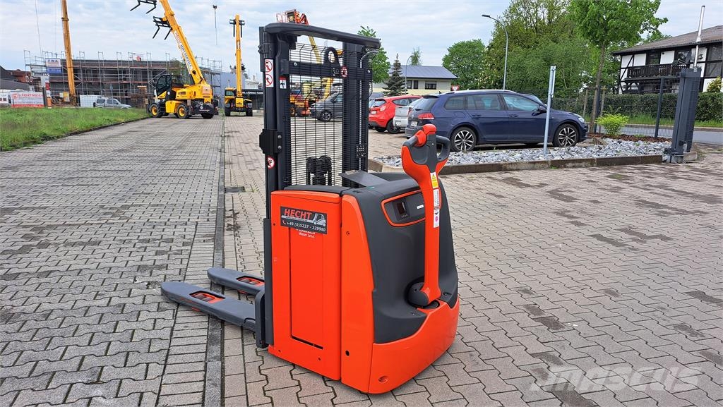 Linde L14- BR1173 Stand-in stackers