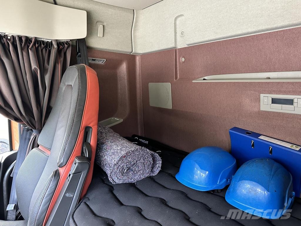 Volvo FH SIISTI VTA 2+2 ILMAJOUSI VEDONKATKAISU VOLVO Tomruk kamyonlari