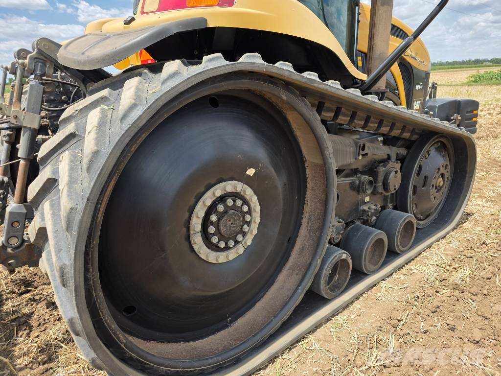 Challenger MT 765 الجرارات