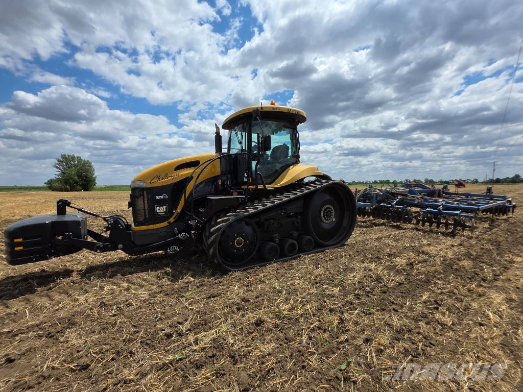 Challenger MT 765 الجرارات
