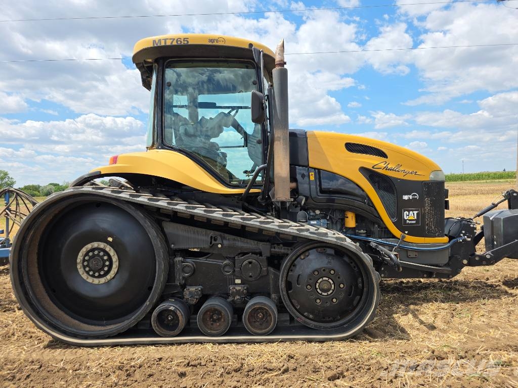 Challenger MT 765 الجرارات