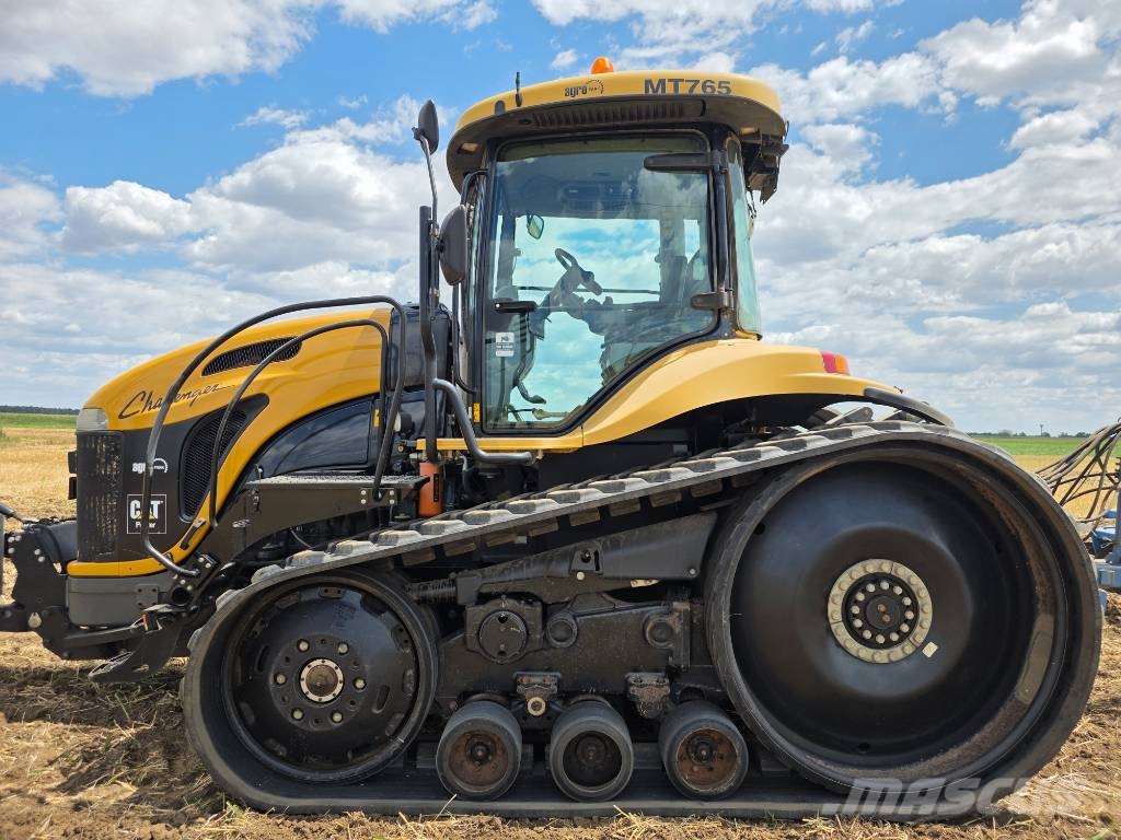 Challenger MT 765 الجرارات