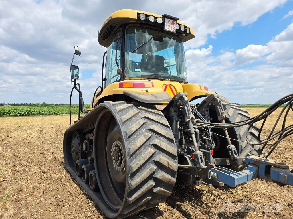 Challenger MT 765 الجرارات