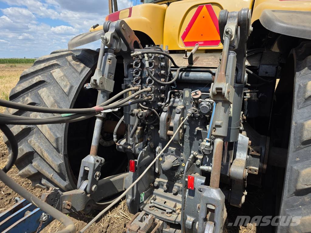 Challenger MT 765 الجرارات