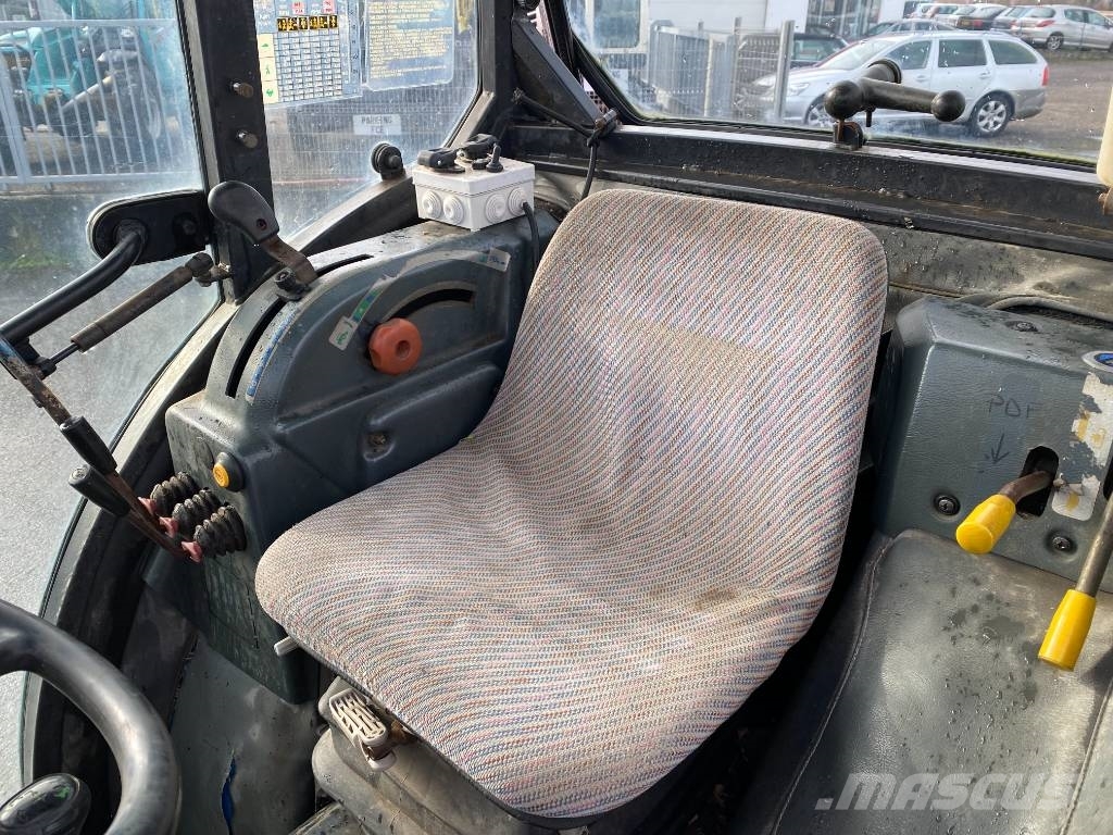 Landini REX R70V Enjambeur a Grand dégagement endommagé Traktörler