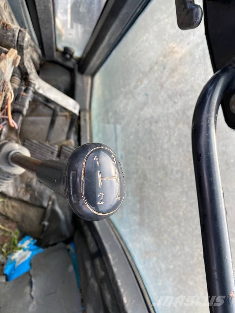 Landini REX R70V Enjambeur a Grand dégagement endommagé Traktörler
