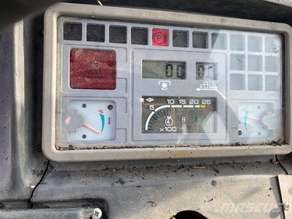 Landini REX R70V Enjambeur a Grand dégagement endommagé Traktörler