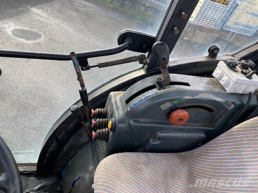 Landini REX R70V Enjambeur a Grand dégagement endommagé Traktörler