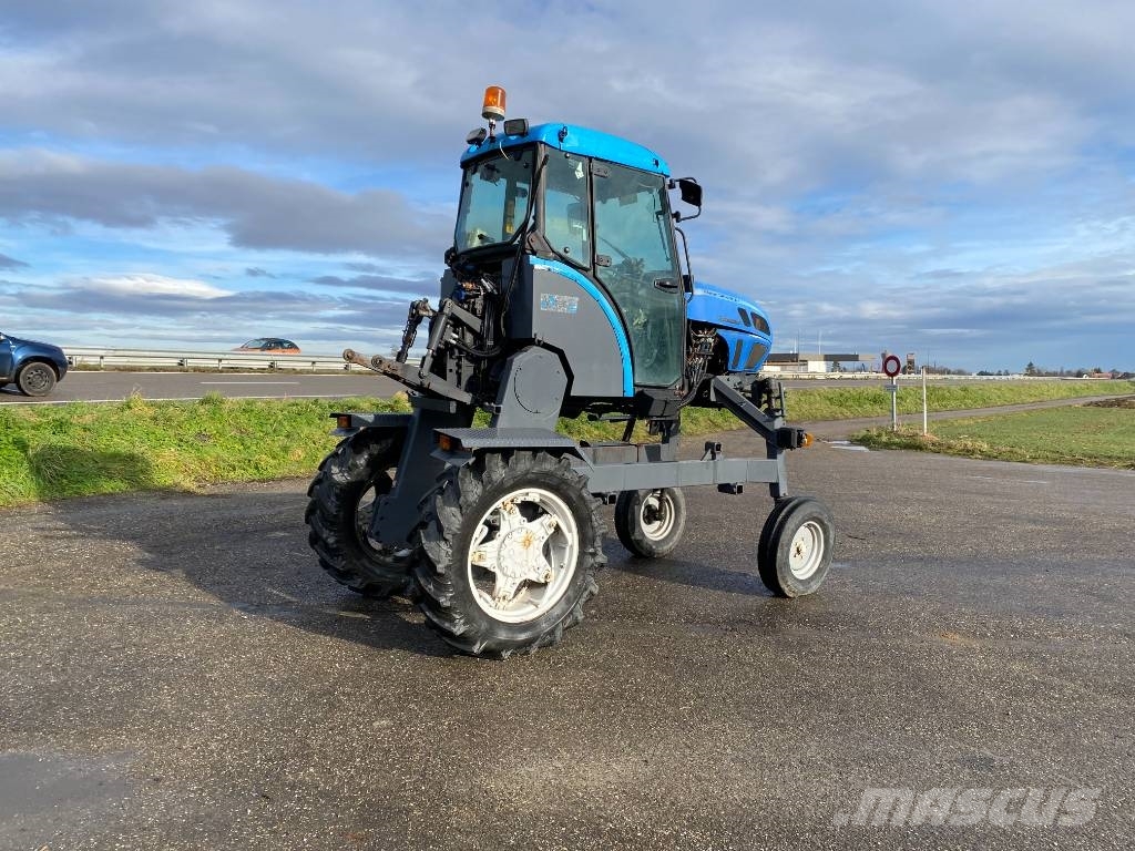 Landini REX R70V Enjambeur a Grand dégagement endommagé Traktörler