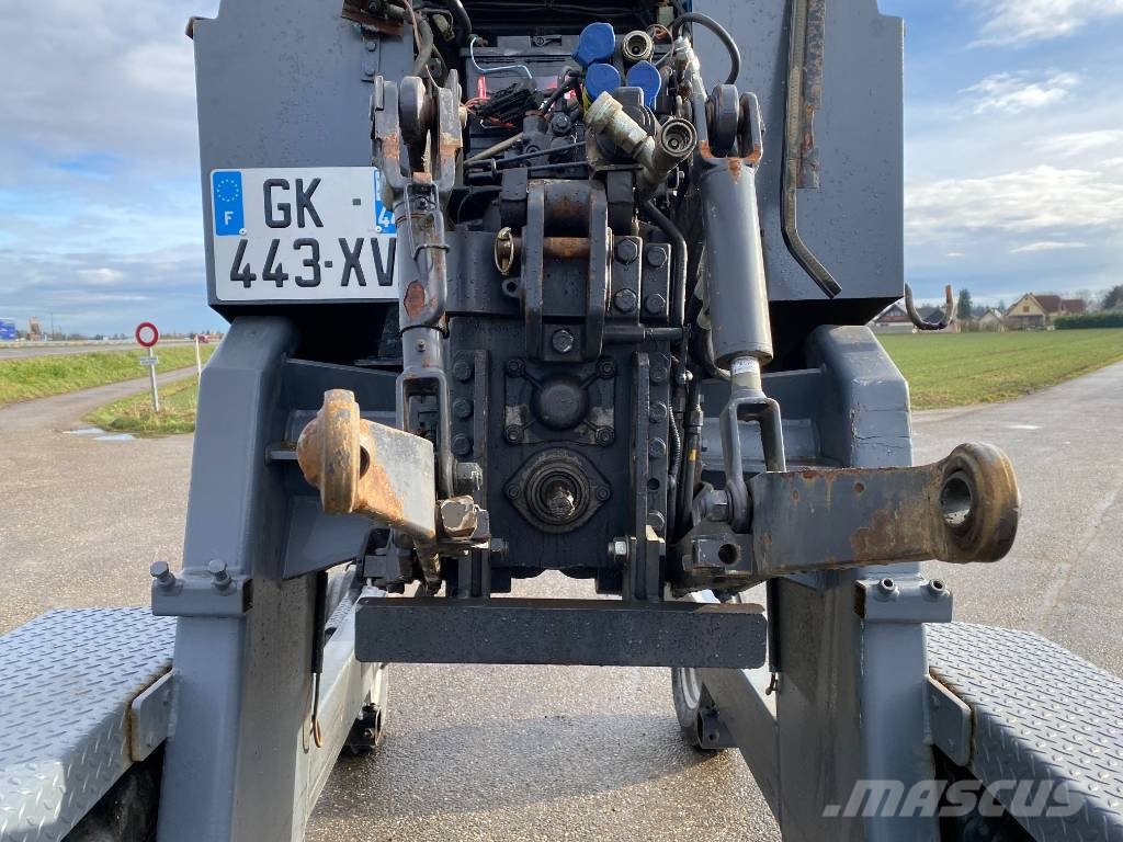 Landini REX R70V Enjambeur a Grand dégagement endommagé Traktörler