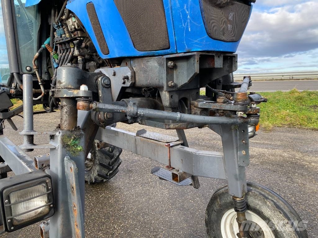 Landini REX R70V Enjambeur a Grand dégagement endommagé Traktörler
