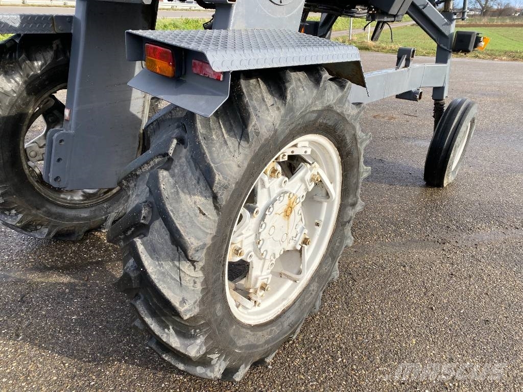 Landini REX R70V Enjambeur a Grand dégagement endommagé Traktörler