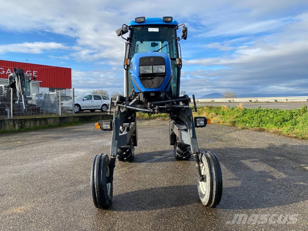 Landini REX R70V Enjambeur a Grand dégagement endommagé Traktörler