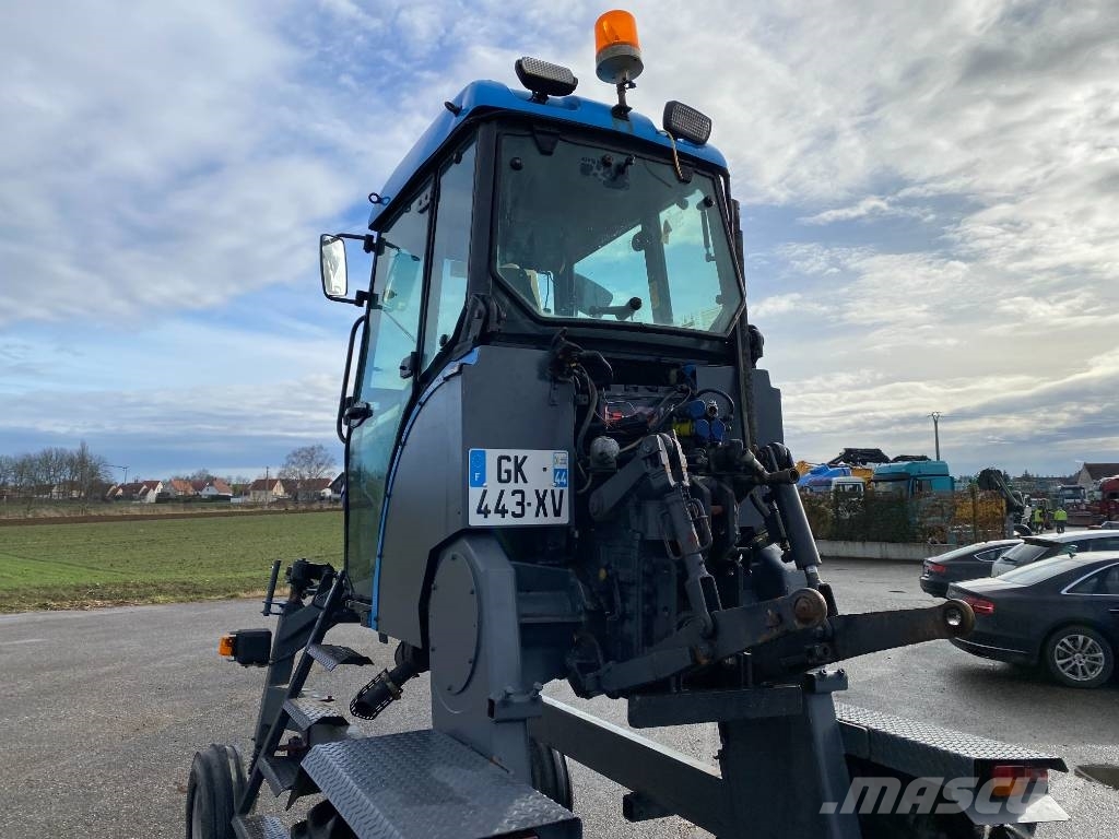 Landini REX R70V Enjambeur a Grand dégagement endommagé Traktörler