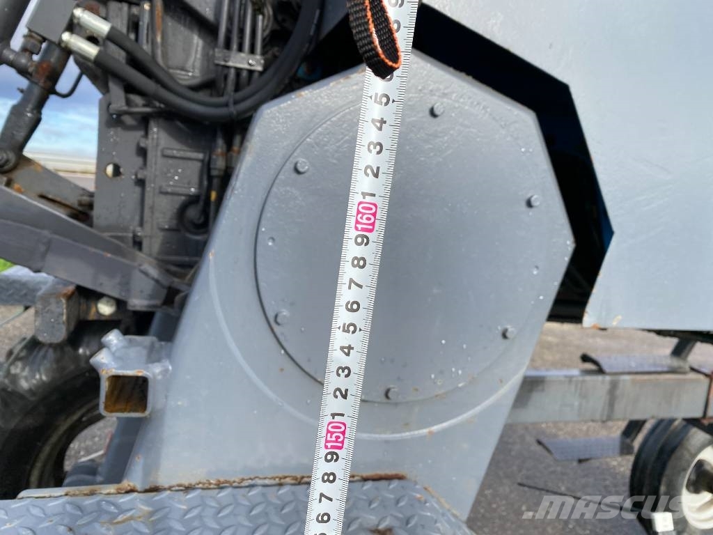 Landini REX R70V Enjambeur a Grand dégagement endommagé Traktörler
