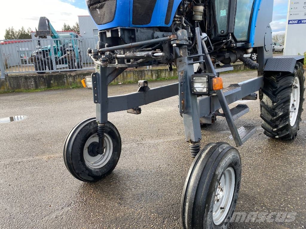 Landini REX R70V Enjambeur a Grand dégagement endommagé Traktörler
