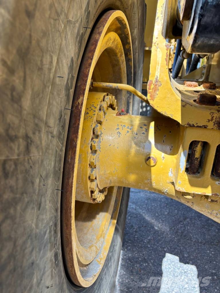 CAT 988 K (CE + EPA) Kolesni nakladalci