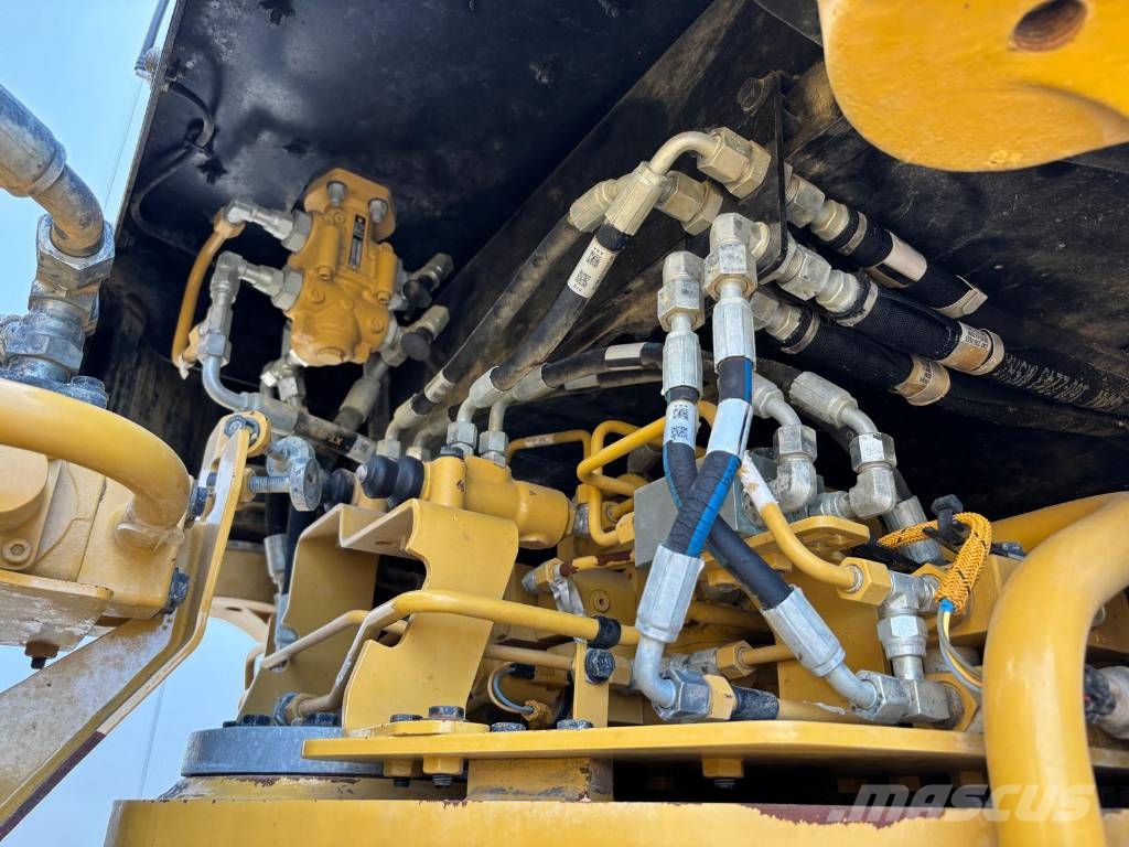 CAT 988 K (CE + EPA) Kolesni nakladalci