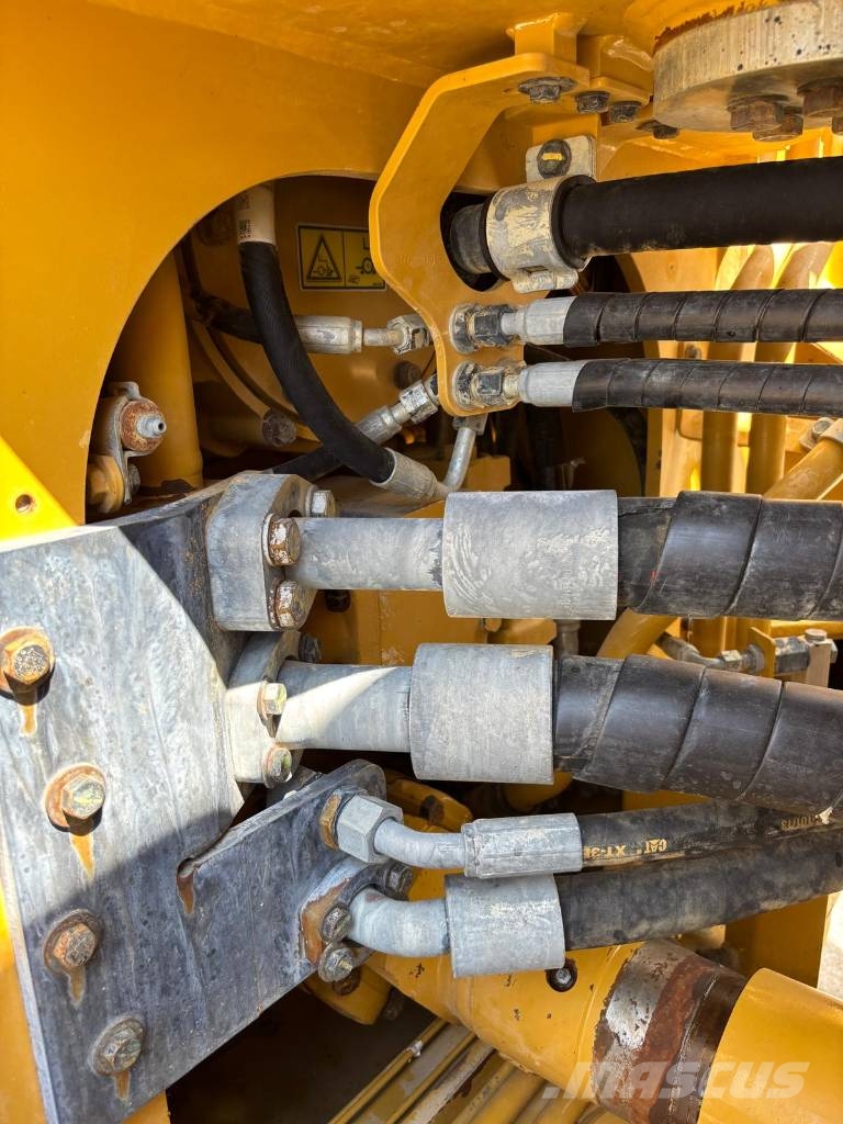 CAT 988 K (CE + EPA) Kolesni nakladalci
