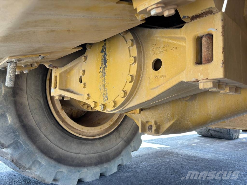 CAT 988 K (CE + EPA) Kolesni nakladalci