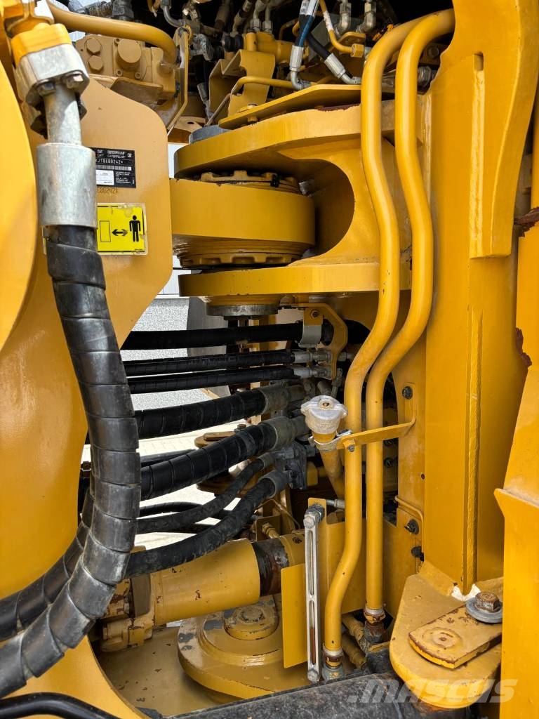 CAT 988 K (CE + EPA) Kolesni nakladalci