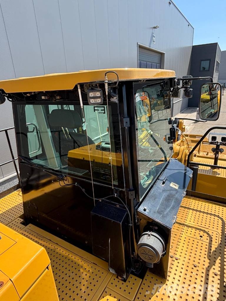 CAT 988 K (CE + EPA) Kolesni nakladalci