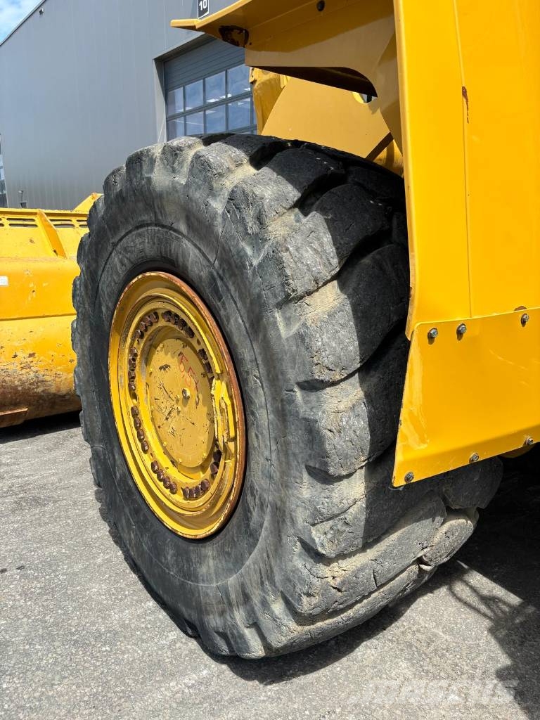 CAT 988 K (CE + EPA) Kolesni nakladalci