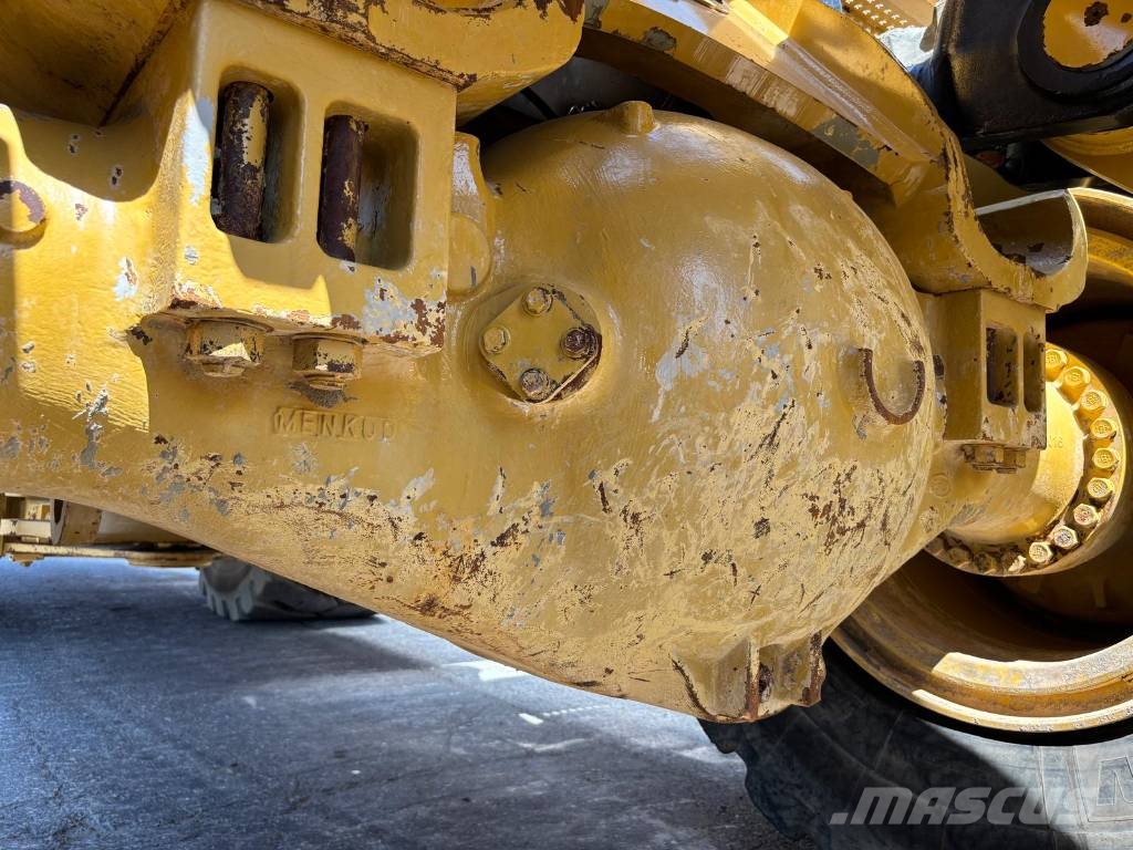 CAT 988 K (CE + EPA) Kolesni nakladalci