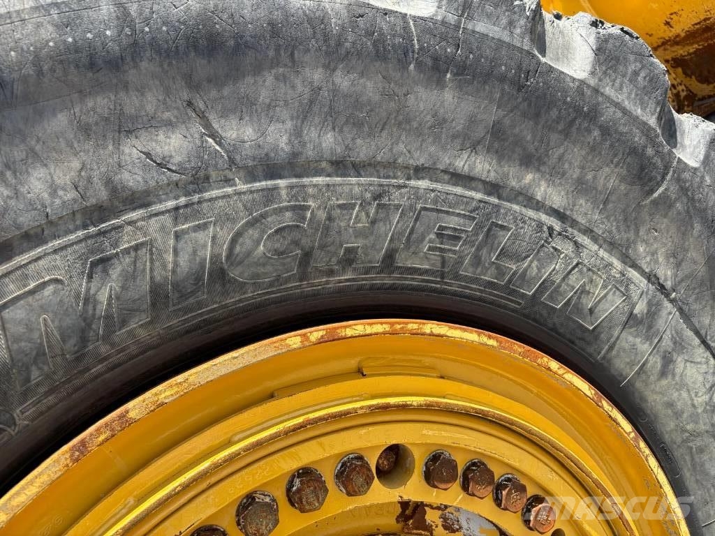 CAT 988 K (CE + EPA) Kolesni nakladalci