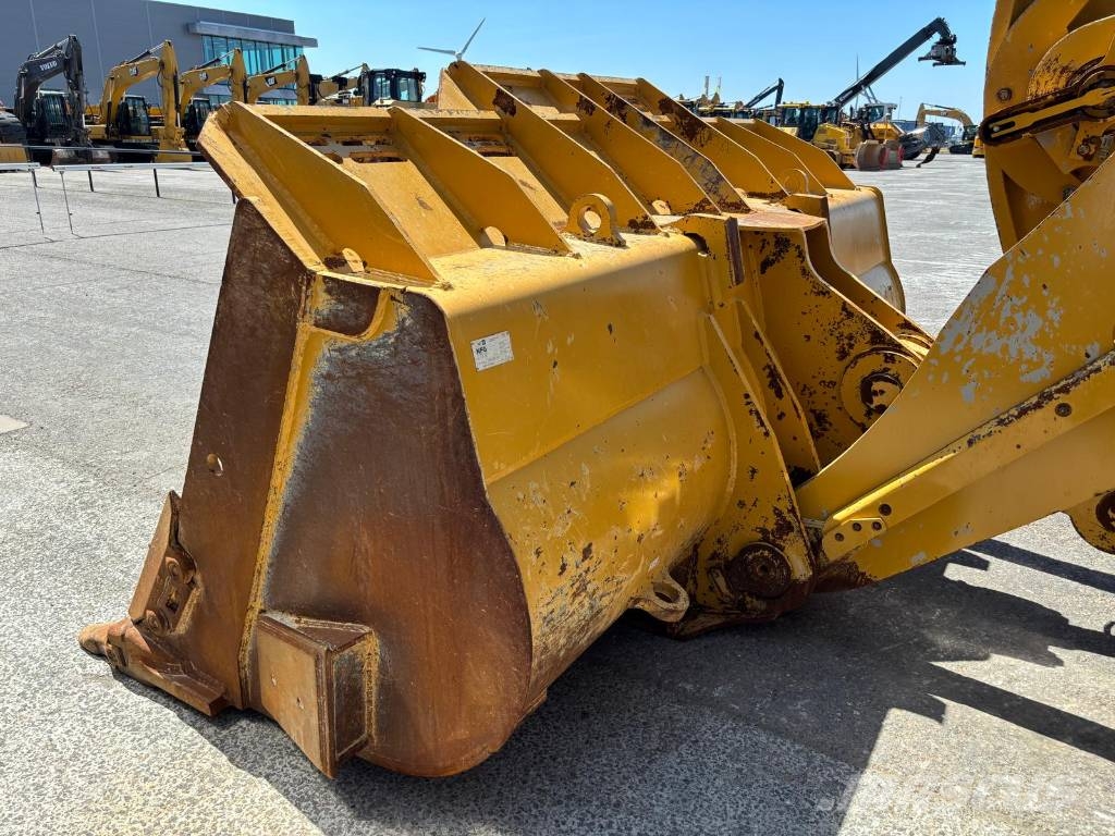 CAT 988 K (CE + EPA) Kolesni nakladalci