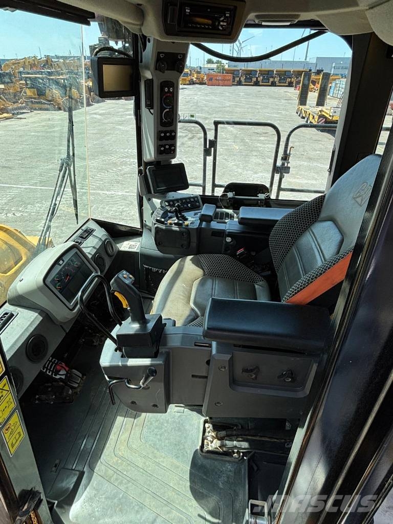 CAT 988 K (CE + EPA) Kolesni nakladalci