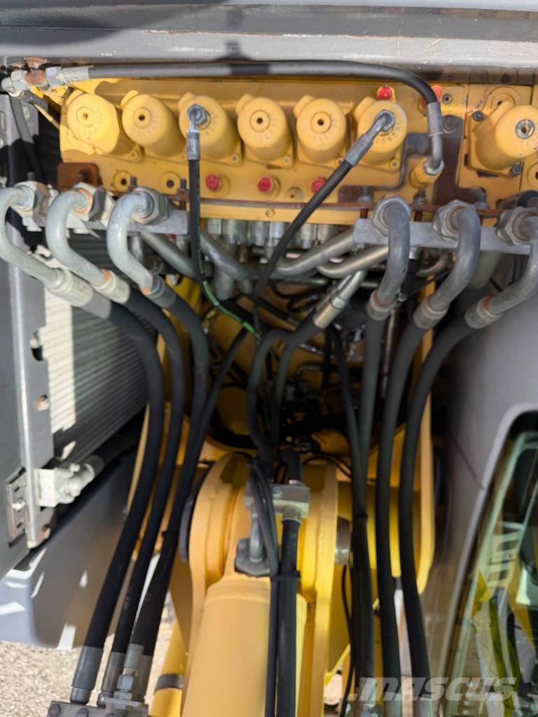 New Holland MH Plus Wielgraafmachines