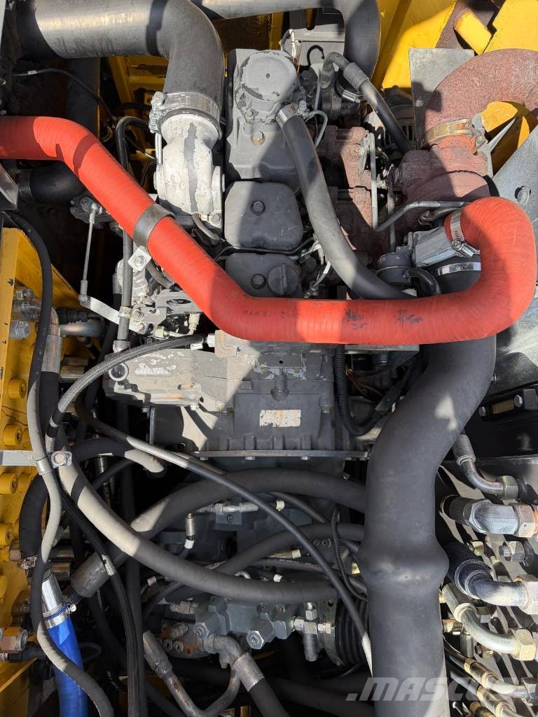 New Holland MH Plus Wielgraafmachines