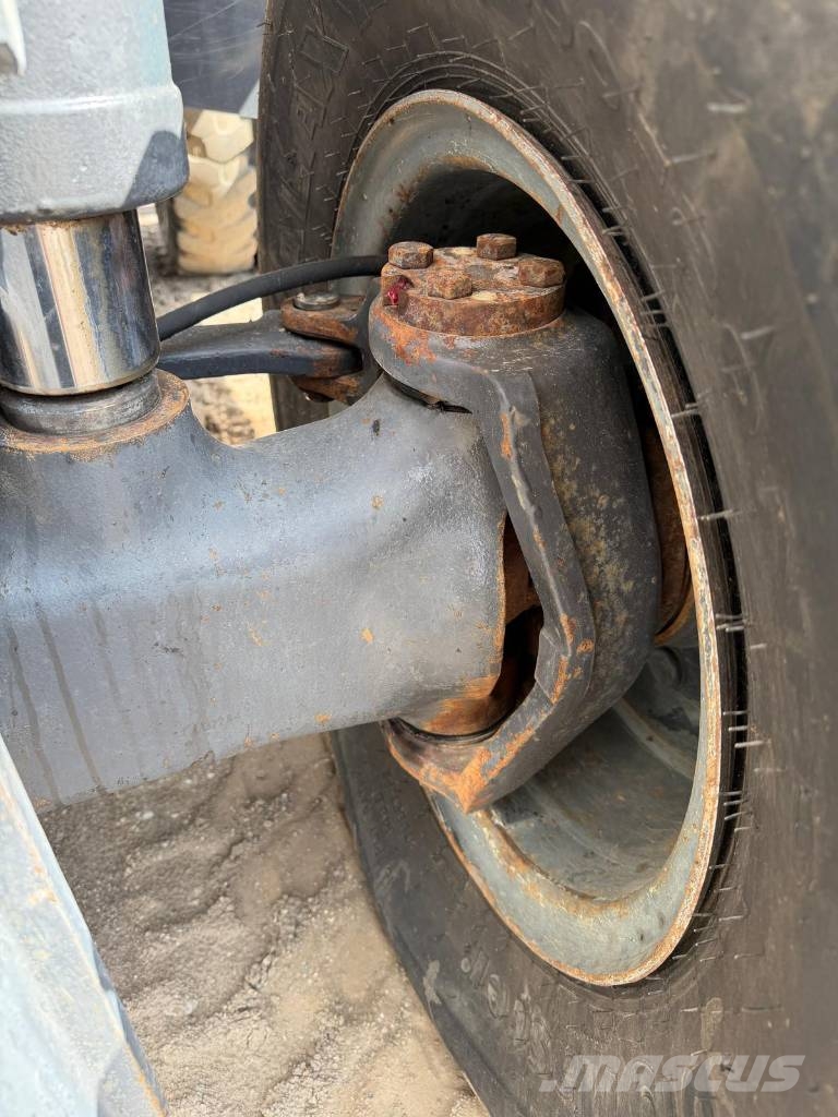 New Holland MH Plus Wielgraafmachines