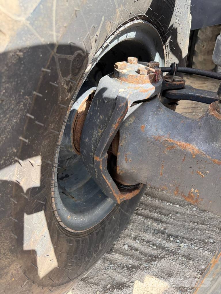 New Holland MH Plus Wielgraafmachines