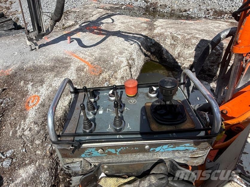 Tamrock Command 110e معدات الثقب السطحي