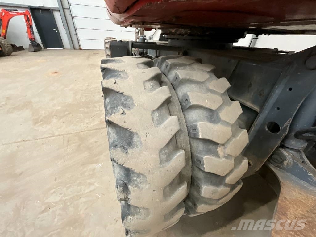 Takeuchi TB 295 W powertilt Lastik tekerli ekskavatörler