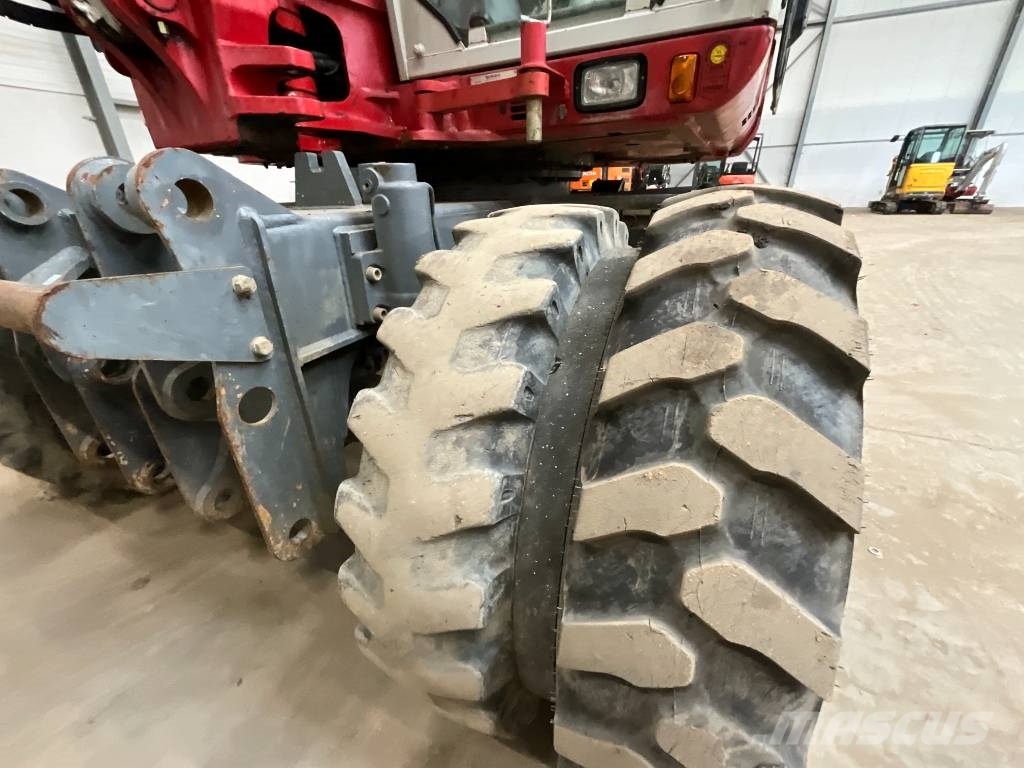 Takeuchi TB 295 W powertilt Lastik tekerli ekskavatörler