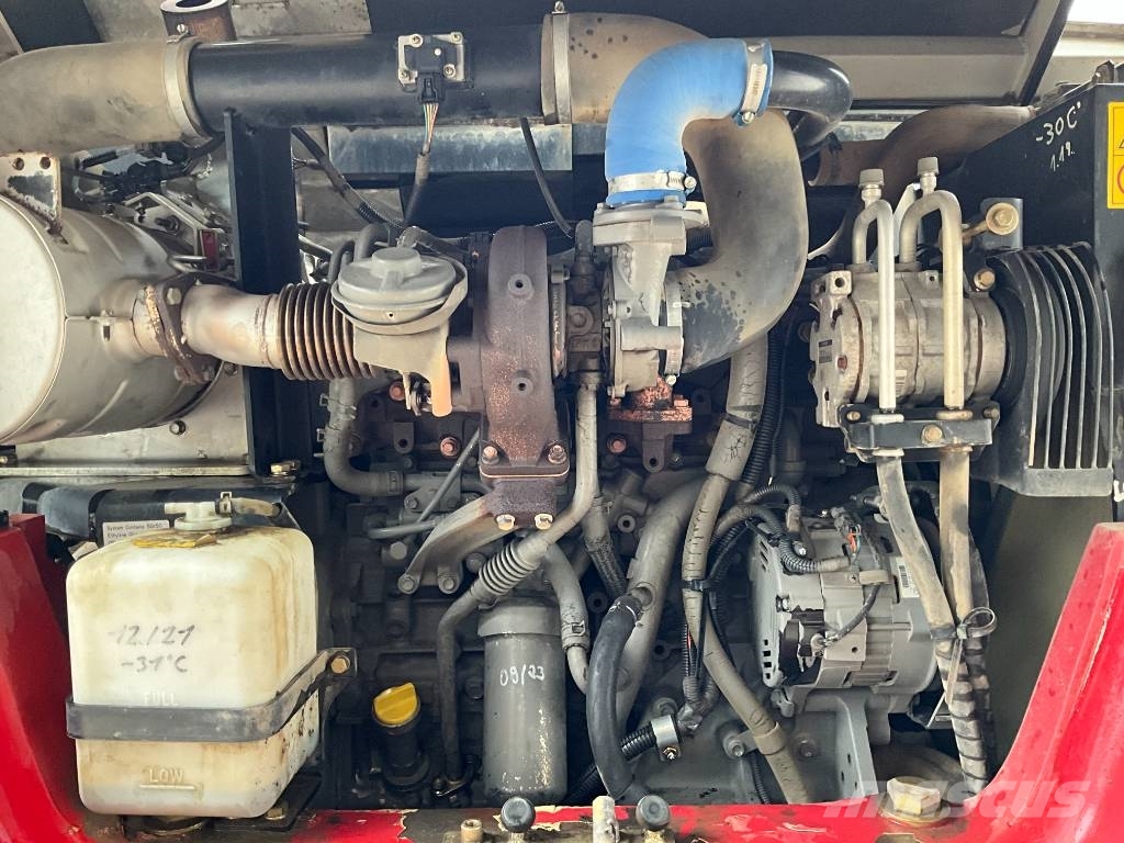 Takeuchi TB 295 W powertilt Lastik tekerli ekskavatörler
