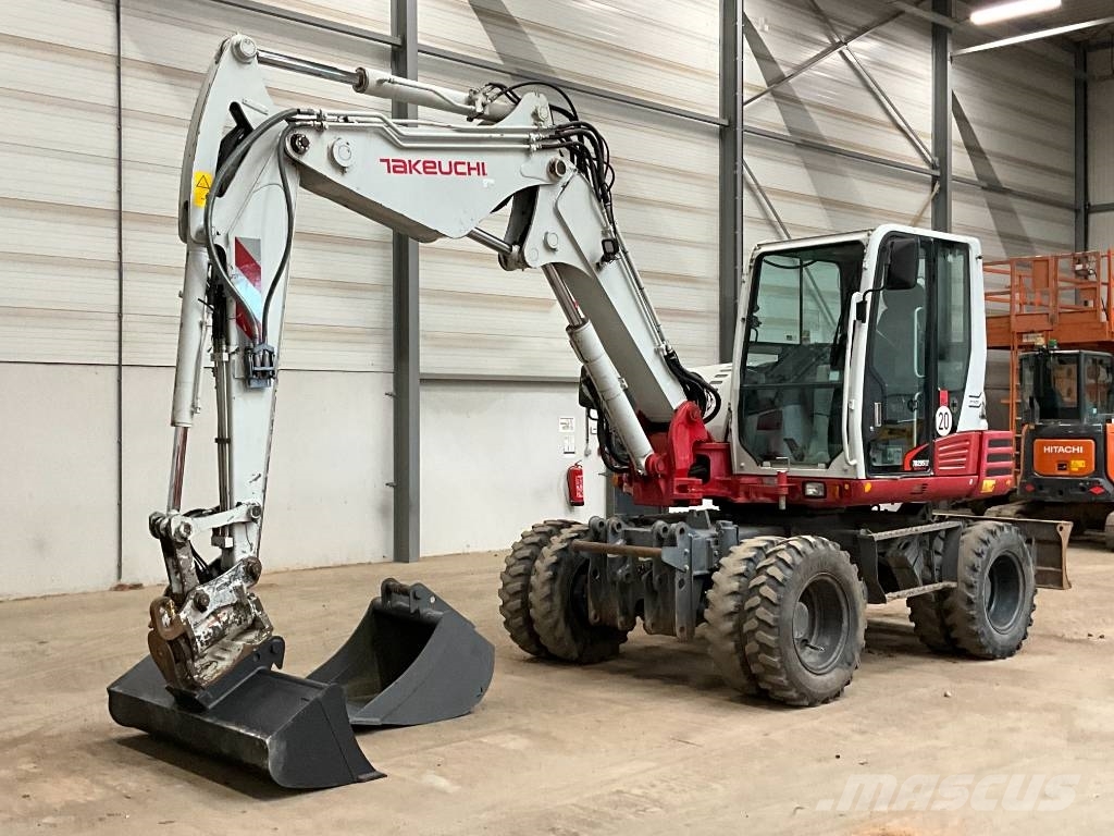 Takeuchi TB 295 W powertilt Lastik tekerli ekskavatörler