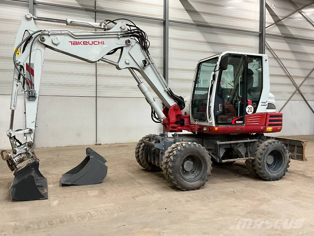 Takeuchi TB 295 W powertilt Lastik tekerli ekskavatörler