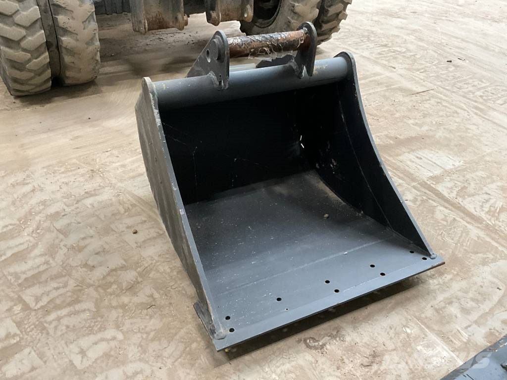 Takeuchi TB 295 W powertilt Lastik tekerli ekskavatörler