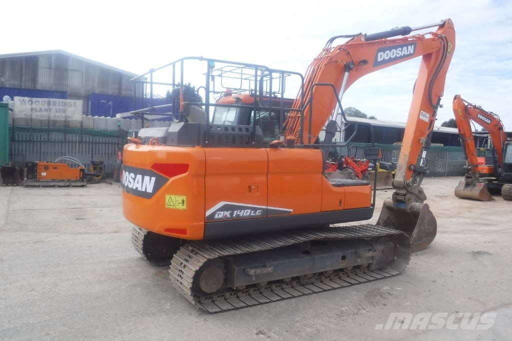 Doosan DX 140 LC-7 Roomikekskavaatorid