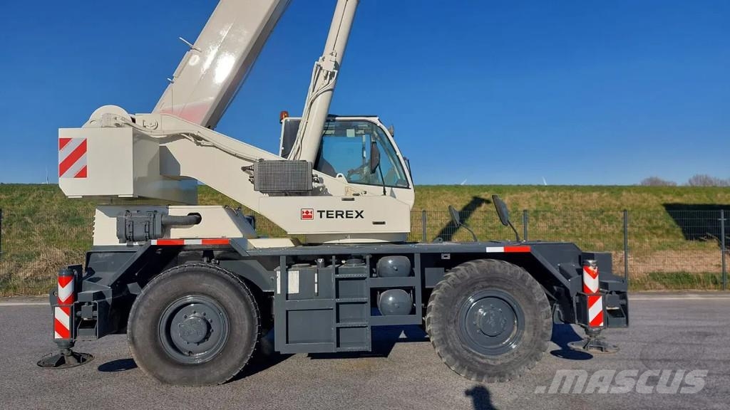 Terex RC30-1 رافعات الطرق الوعرة