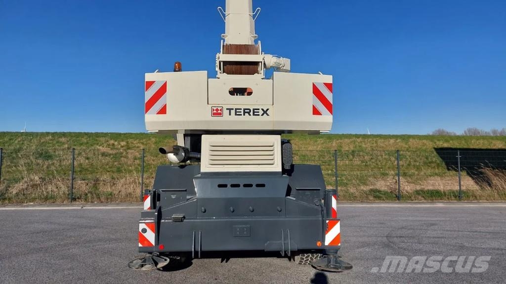 Terex RC30-1 رافعات الطرق الوعرة