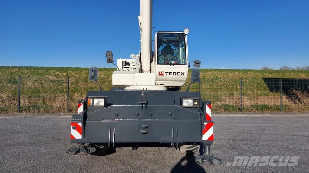 Terex RC30-1 رافعات الطرق الوعرة