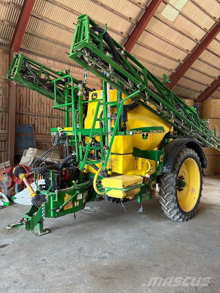 John Deere 840 TF 4000L/24m Slepesprøyter
