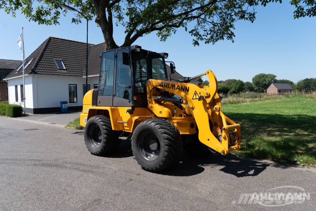 Ahlmann Zwenklader AZ 85t Kolesni nakladalci
